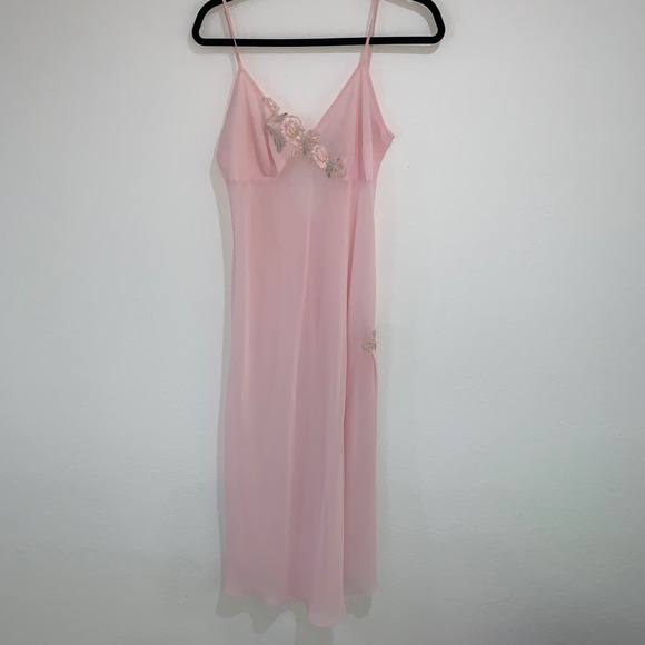 Delicates pink peignoir size m night gown negligée sleep dress slip sequin flowe - Picture 1 of 10